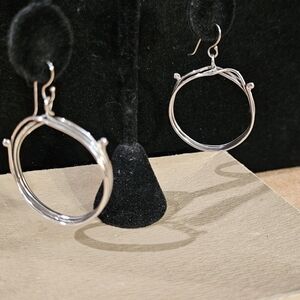 Modern Sterling Silver Hoop Earrings with Vine Wreath Design